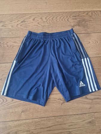 Adidas Sporthose dunkelblau Grösse M wie neu