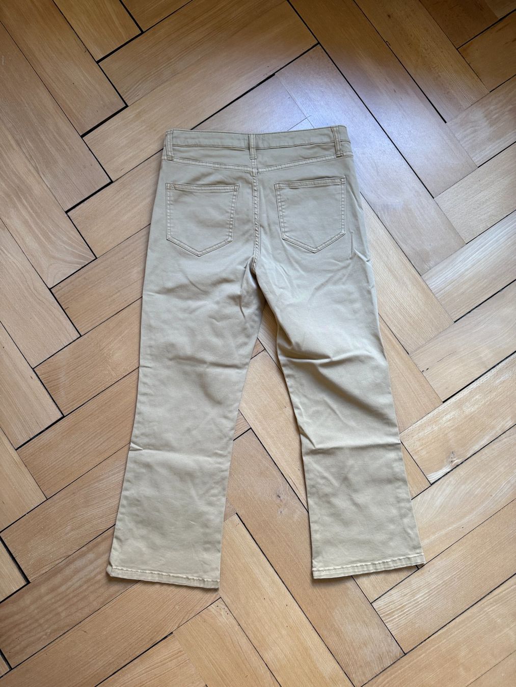 Benetton Pantalons: BENETTON - 7/8 Hose beige 36 – D'occasion à Zürich par Diazaio 2