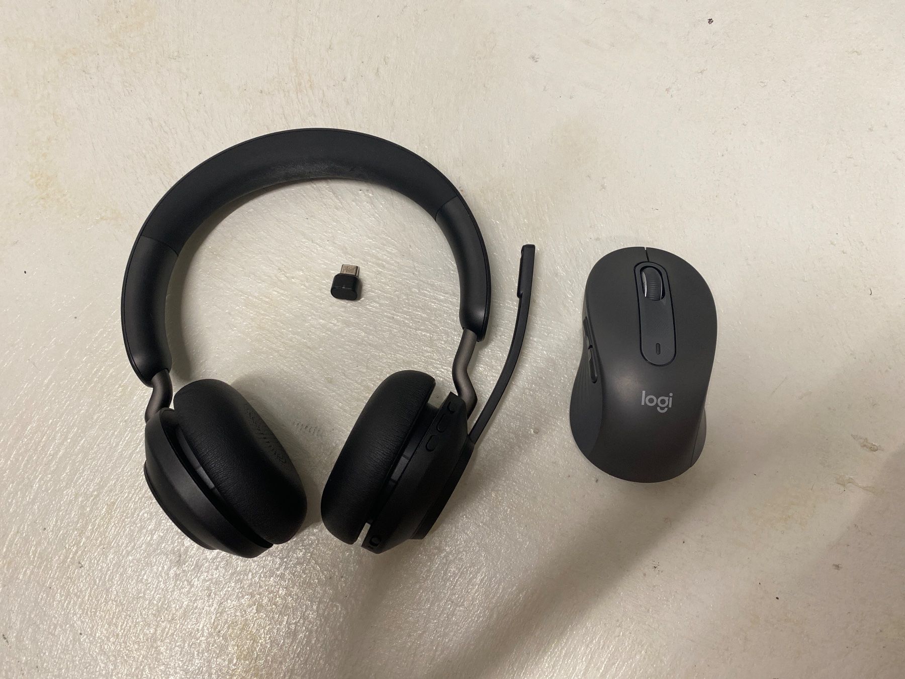 Jabra Cuffie: Jabra Evolve 2 65 + Logitech M650 Maus – Nuovo (secondo la descrizione) da Thun venduto da Sesu09