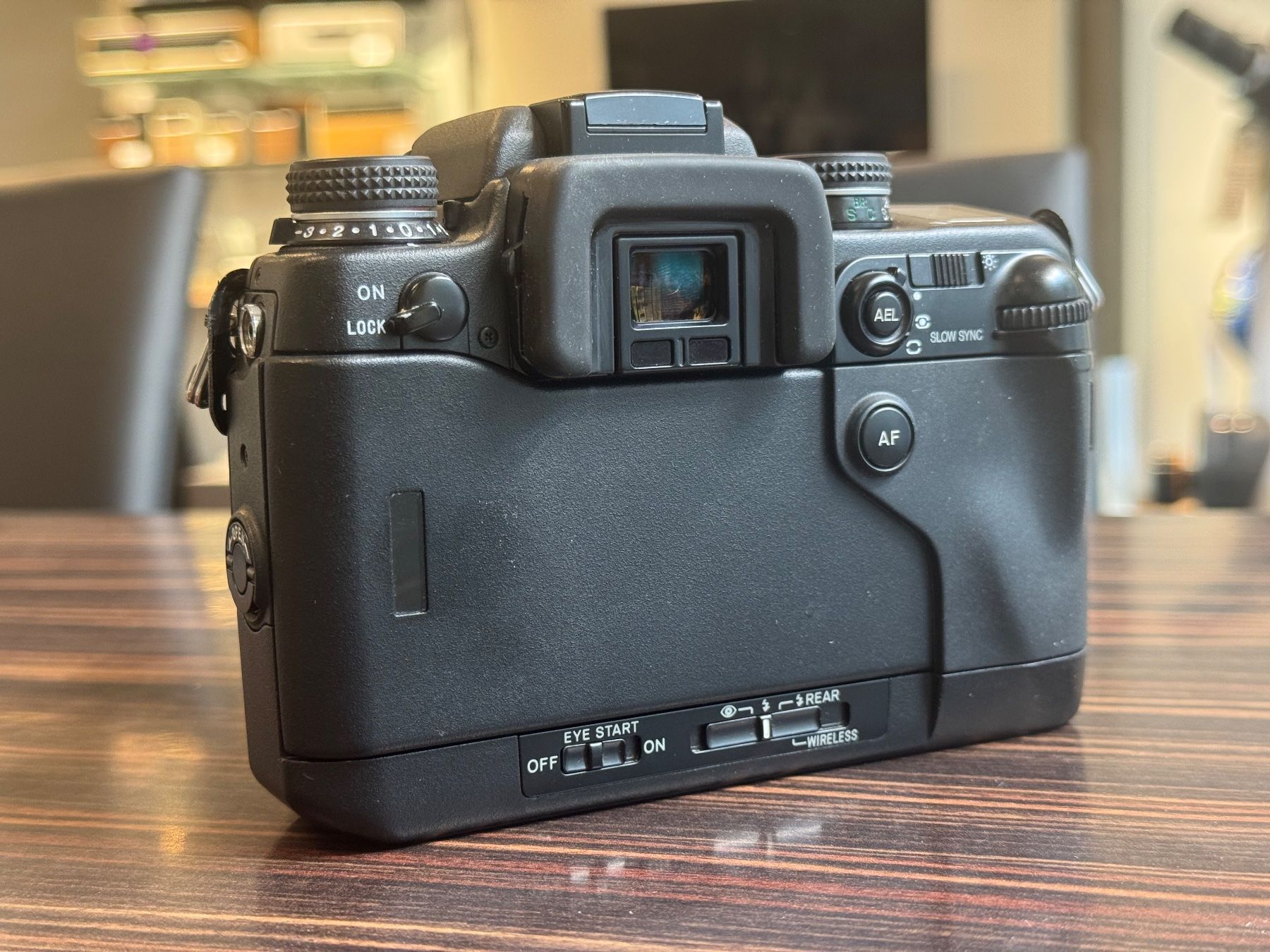 Minolta Fotocamera: Minolta Dynax 9 analog Spiegelreflexkamera mit Objektiv – Usato da Zürich venduto da KochphotoAG 2