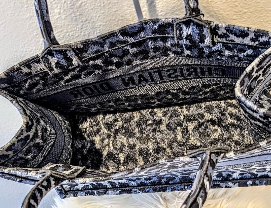 Dior Sacs femmes: Book Tote Medium Dior – D'occasion à Genève par Lilimouss 2