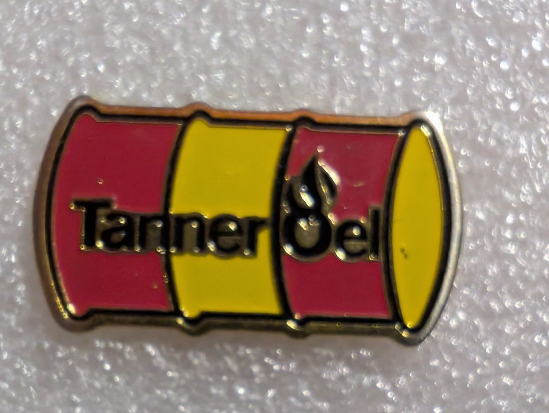 Placchette & Badge: Ansteckpin 274: Tanner Sel – Usato da Oppligen venduto da Pin-Fall-Shop