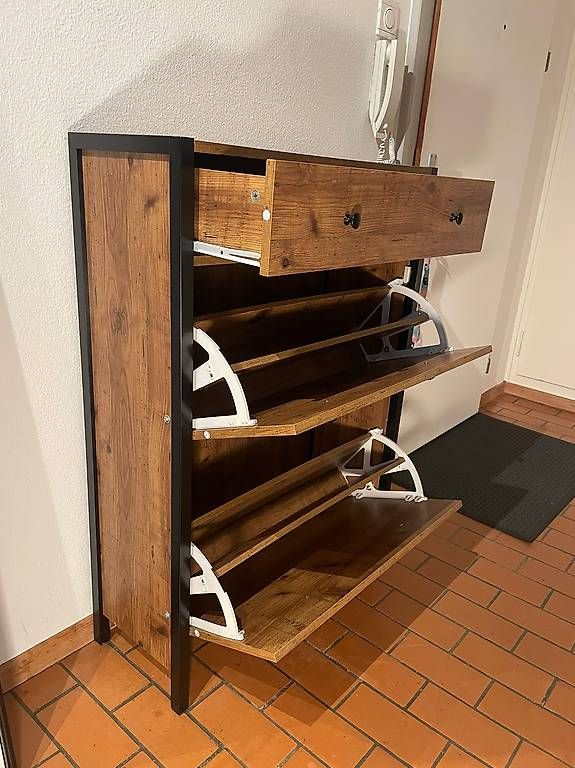 Armadi: Schuhschrank Nussbaumholz – Usato da Erlenbach ZH venduto da TabsyB 1