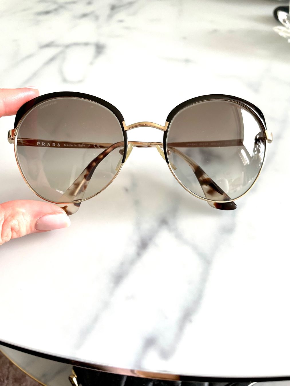 Prada Occhiali & Lenti: Prada Damen Sonnenbrille SPR 54S – Usato da Triesen venduto da antonellaaa_