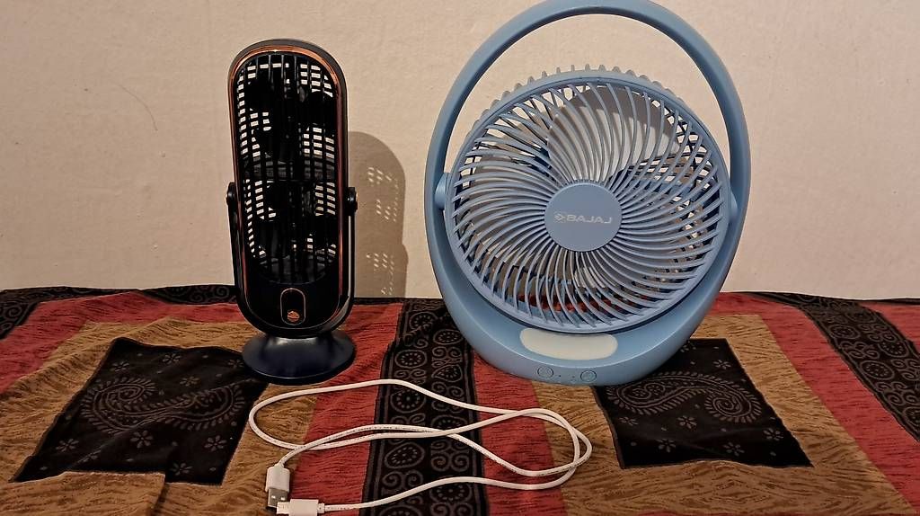 Ladegeräte: 2 table fans plus charging cable – Neu und originalverpackt aus Zürich von shr_6v9h