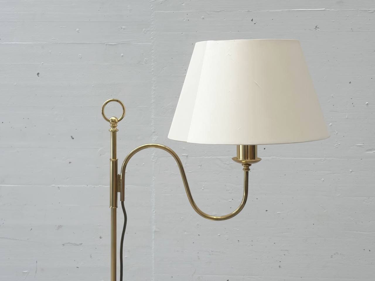Lampade: Vintage höhenverstellbare Stehleuchte aus Messing – Usato da Zürich venduto da LeMoege 2