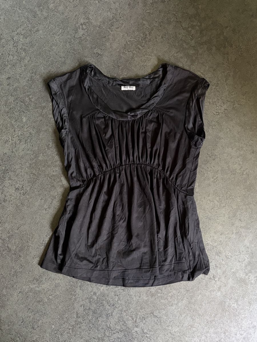 Miu Miu Top: Miu Miu Top, Seide, Gr. S – Nuovo (secondo la descrizione) da Zürich venduto da megastored