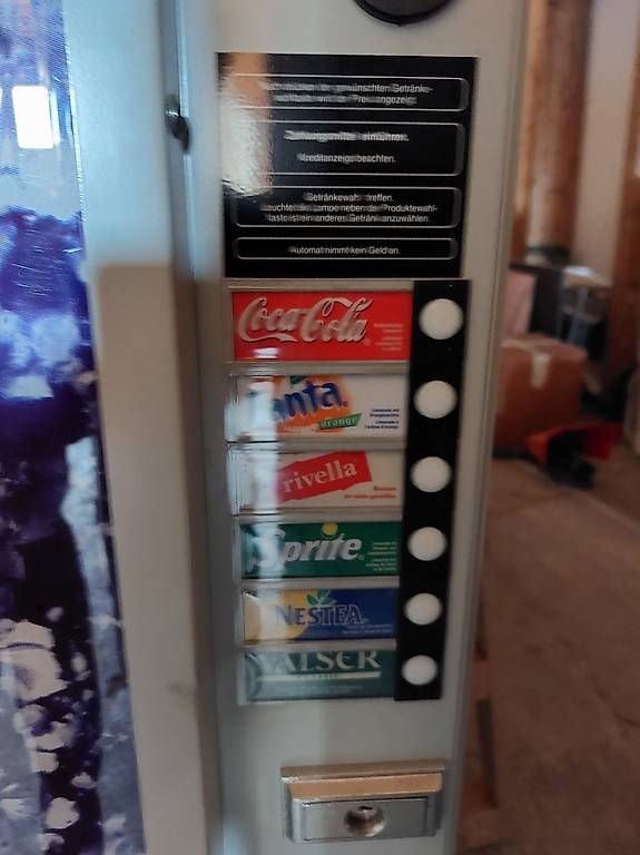 Selecta Altro per Gastronomia & Hotel: Selecta Getränke Automat – Usato da Ottikon venduto da nag-champa77 1