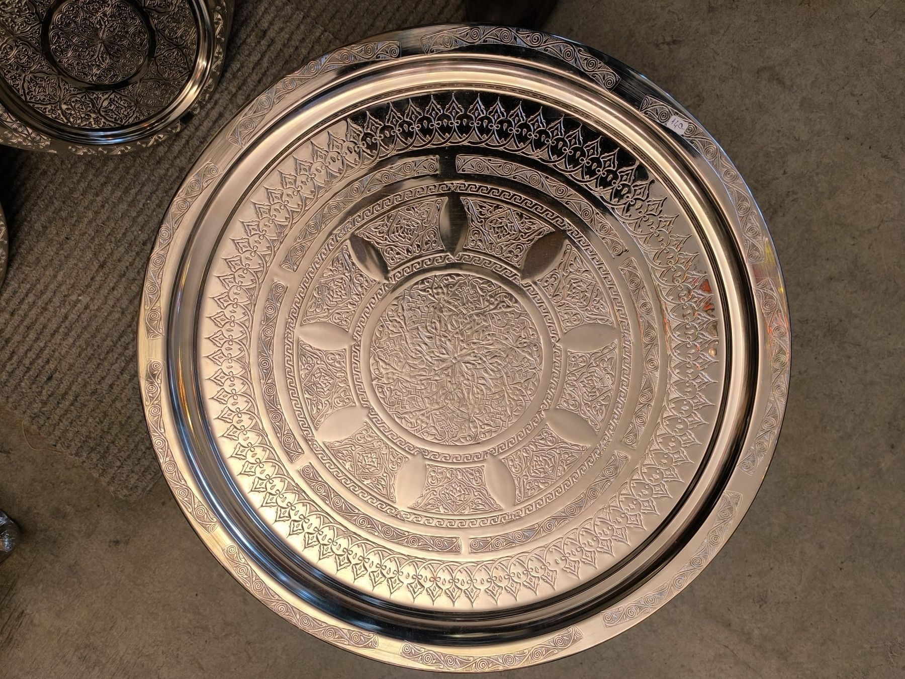 Piatti di portata: Dekorative Serviertabletts aus Chrom. 25cm – Nuovo (secondo la descrizione) da Zürich venduto da sb_t28m 1