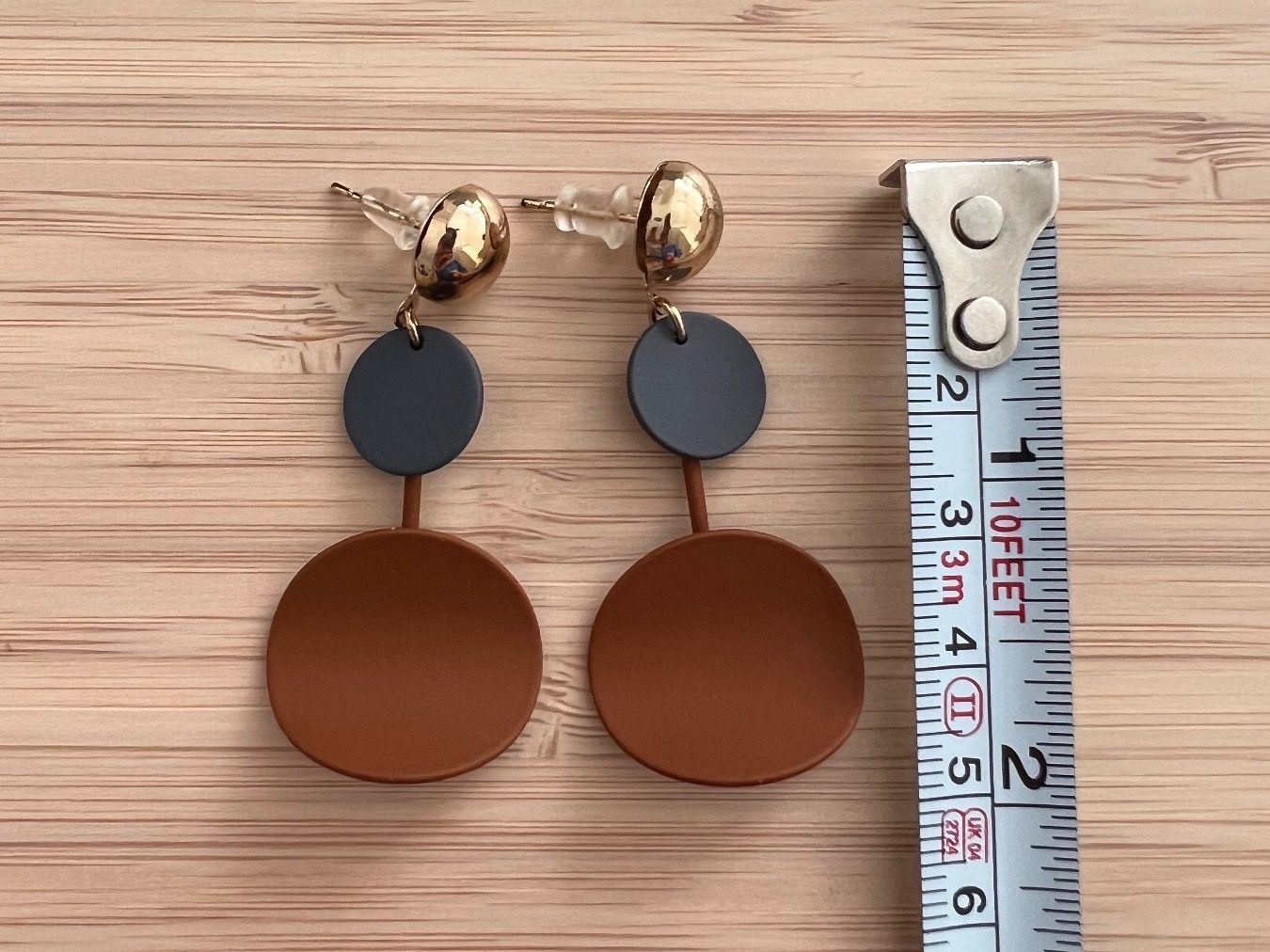 Orecchini pendenti & Orecchini a lobo: Brown & navy round drop earrings – Usato da Genève venduto da Ballpencase
