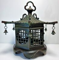 Große chinesische Deckenlampe aus Bronze in Laternen-Optik
