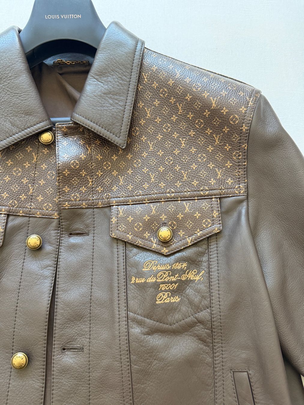 Louis Vuitton Giacche: Giacca in pelle sfilata Louis Vuitton – Nuovo (secondo la descrizione) da Giubiasco venduto da mat_n8k5 6