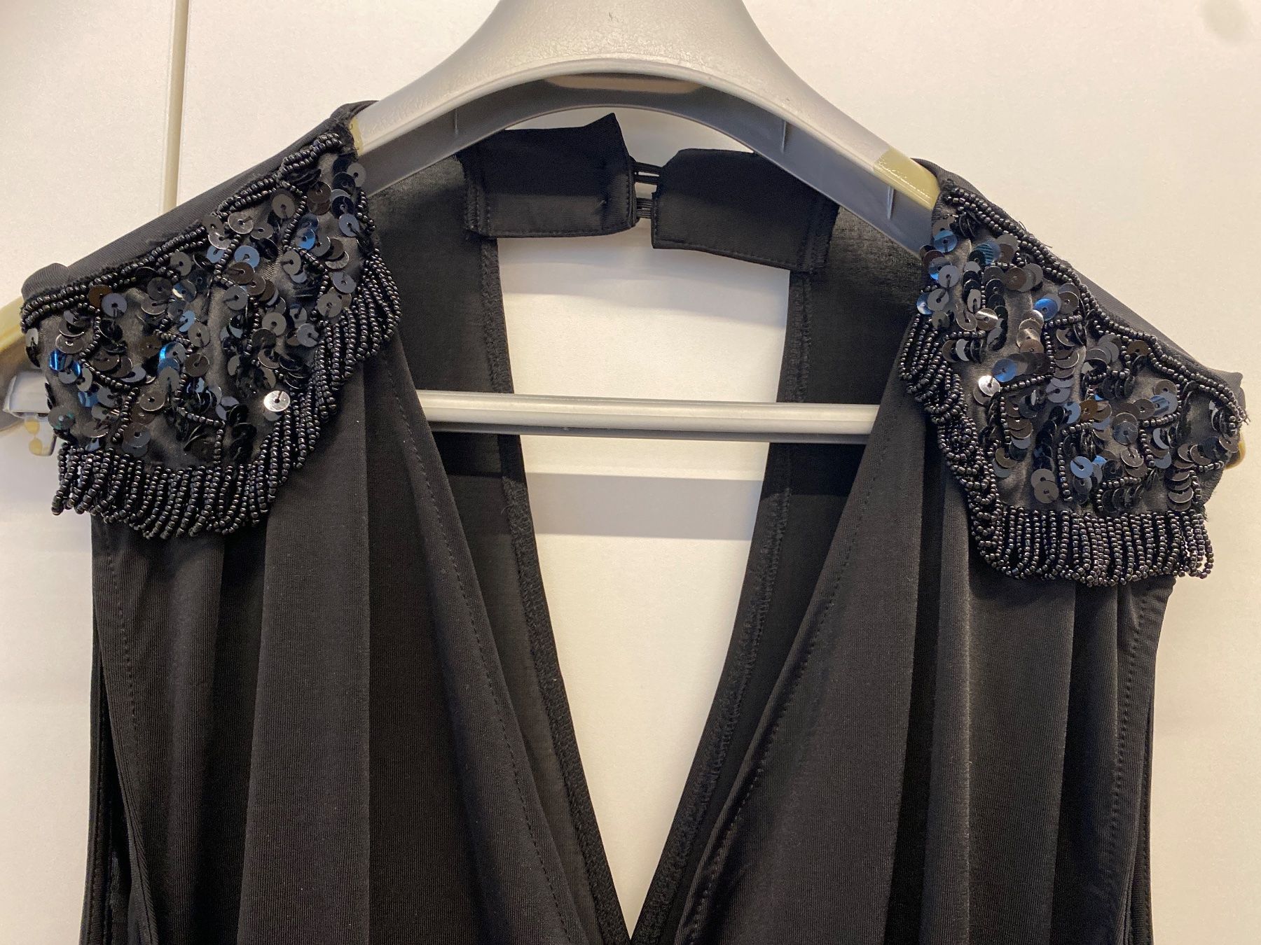 Vila Vestiti: Schwarzes Kleid Vila - M – Usato da Raron venduto da cathy123 1