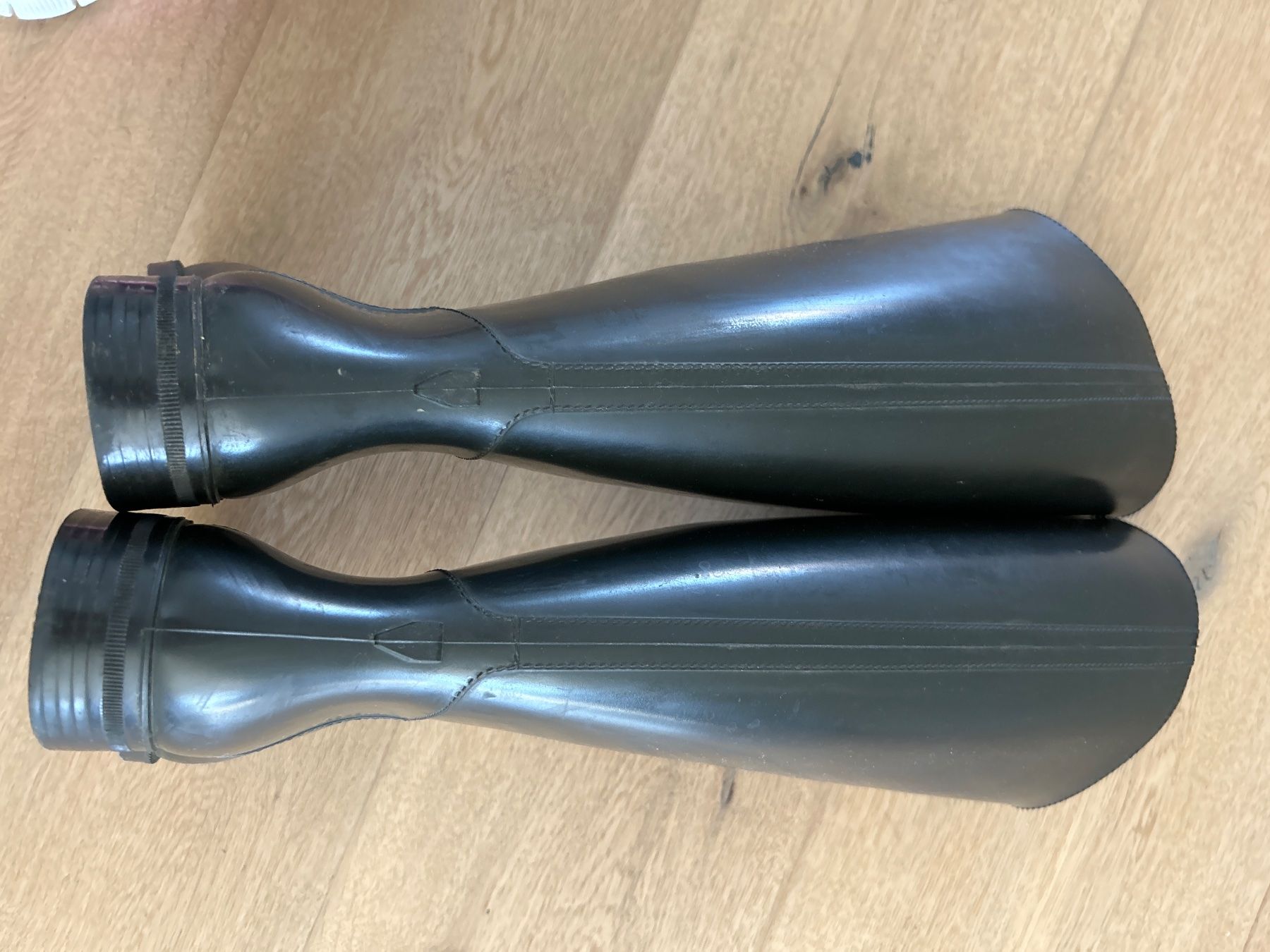Decathlon Schuhe für Jungen: Bottes d’équitation 35 – Gebraucht aus Yens von Chriis 3