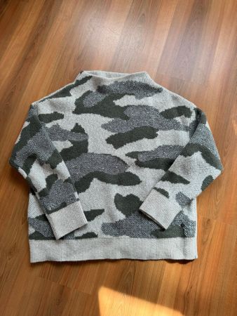Camouflage Pullover