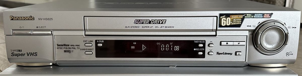 Panasonic Registratori: Panasonic NV-HS820 VHS Rekorder – Usato da Niederhasli venduto da Goldfinge0