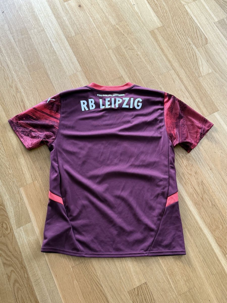 Puma Canottiere & Pantaloni: RB Leipzig Puma Taille M – Usato da Delémont venduto da IbraWinz 1
