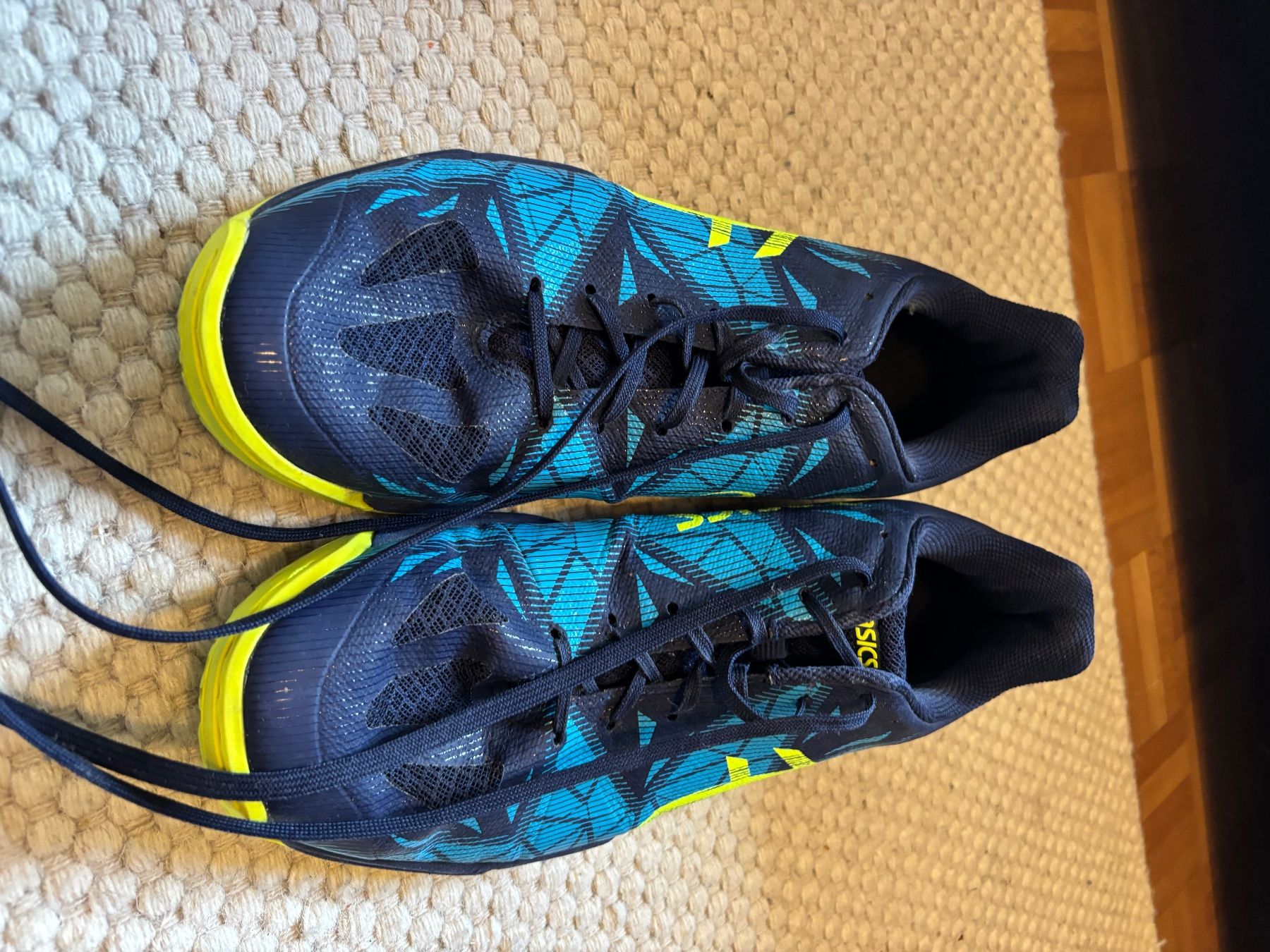 Asics Scarpe per ragazzi: Asics Hallenschuhe blau gelb – Usato da Winterthur venduto da nicolap16