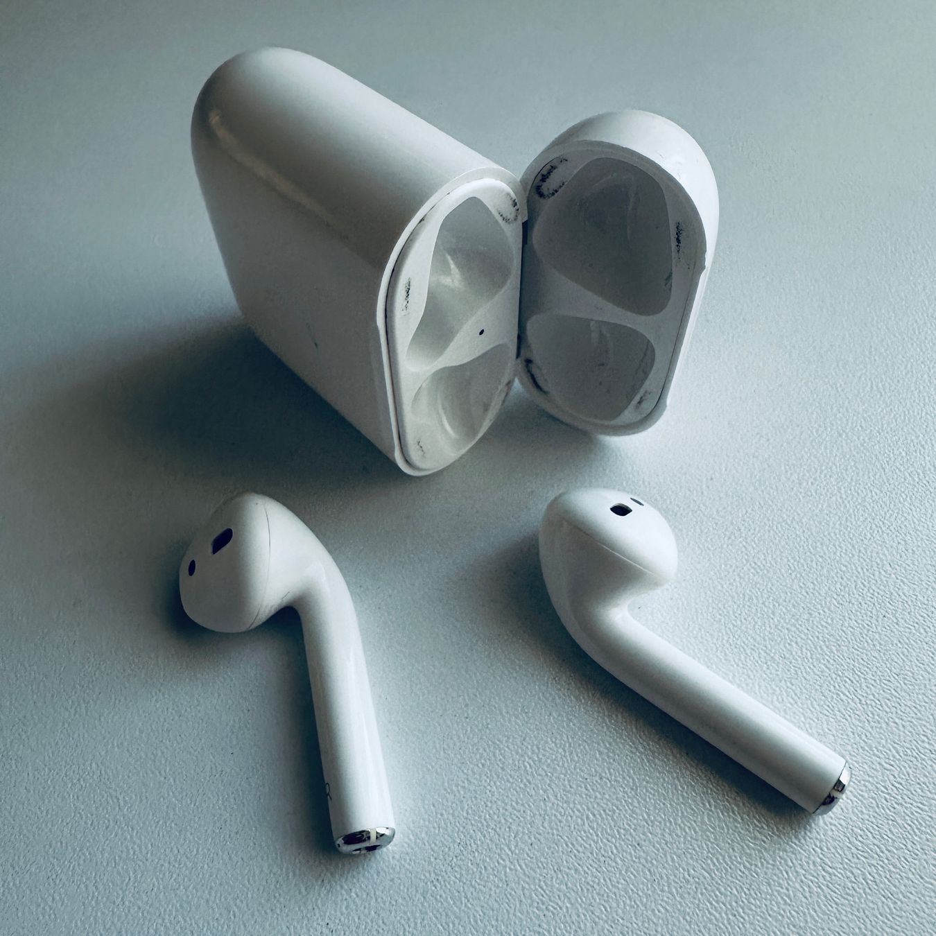Apple Cuffie: Original Apple AirPods 2 Kopfhörer Wireless Lightning Kabel – Usato da Basel venduto da MY.AIRPODS.SHOP 3
