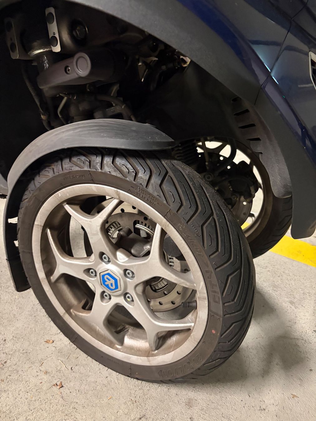 Piaggio A tre ruote: Piaggio MP3 300cc LT ABS – Usato da Adliswil venduto da aleinzola 4