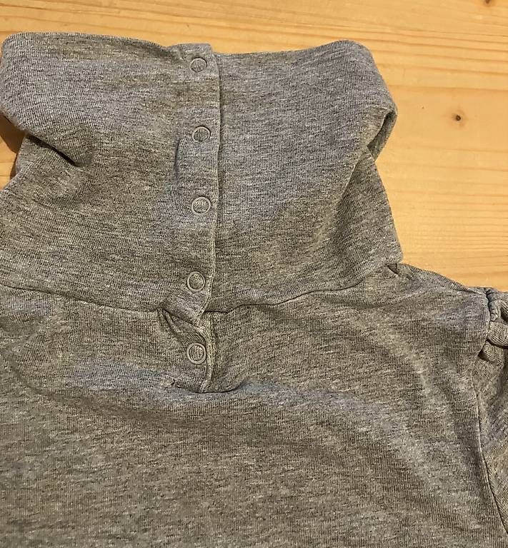 Maglioni & Felpe: Rollkragenpullover Gr.104/110 – Usato da Brunnadern venduto da Bumlebee 1