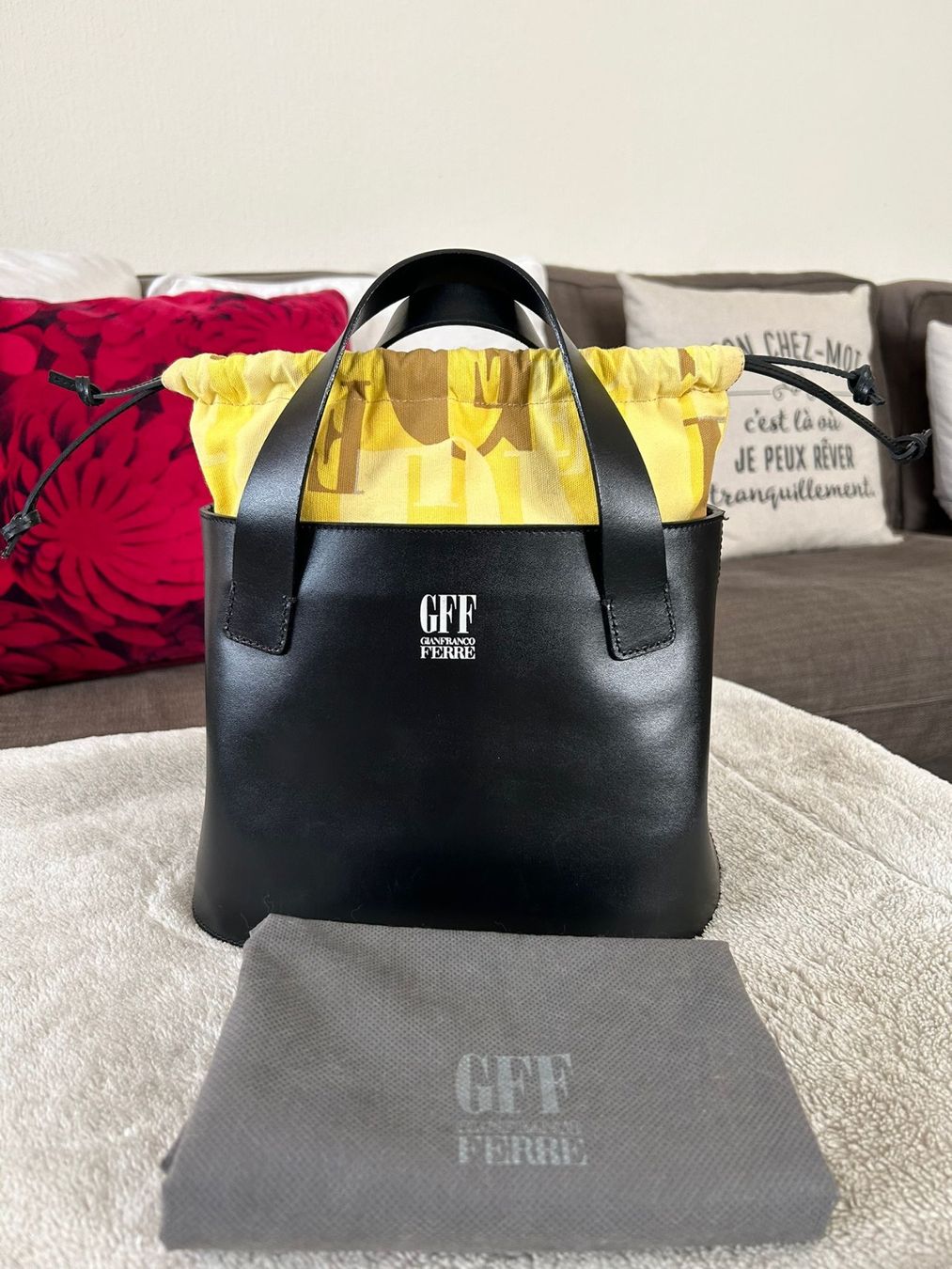 Gianfranco Ferre Taschen für Damen: GFF GIANFRANCO FERRÉ Vintage – Gebraucht aus Lausanne von rkiko11 3