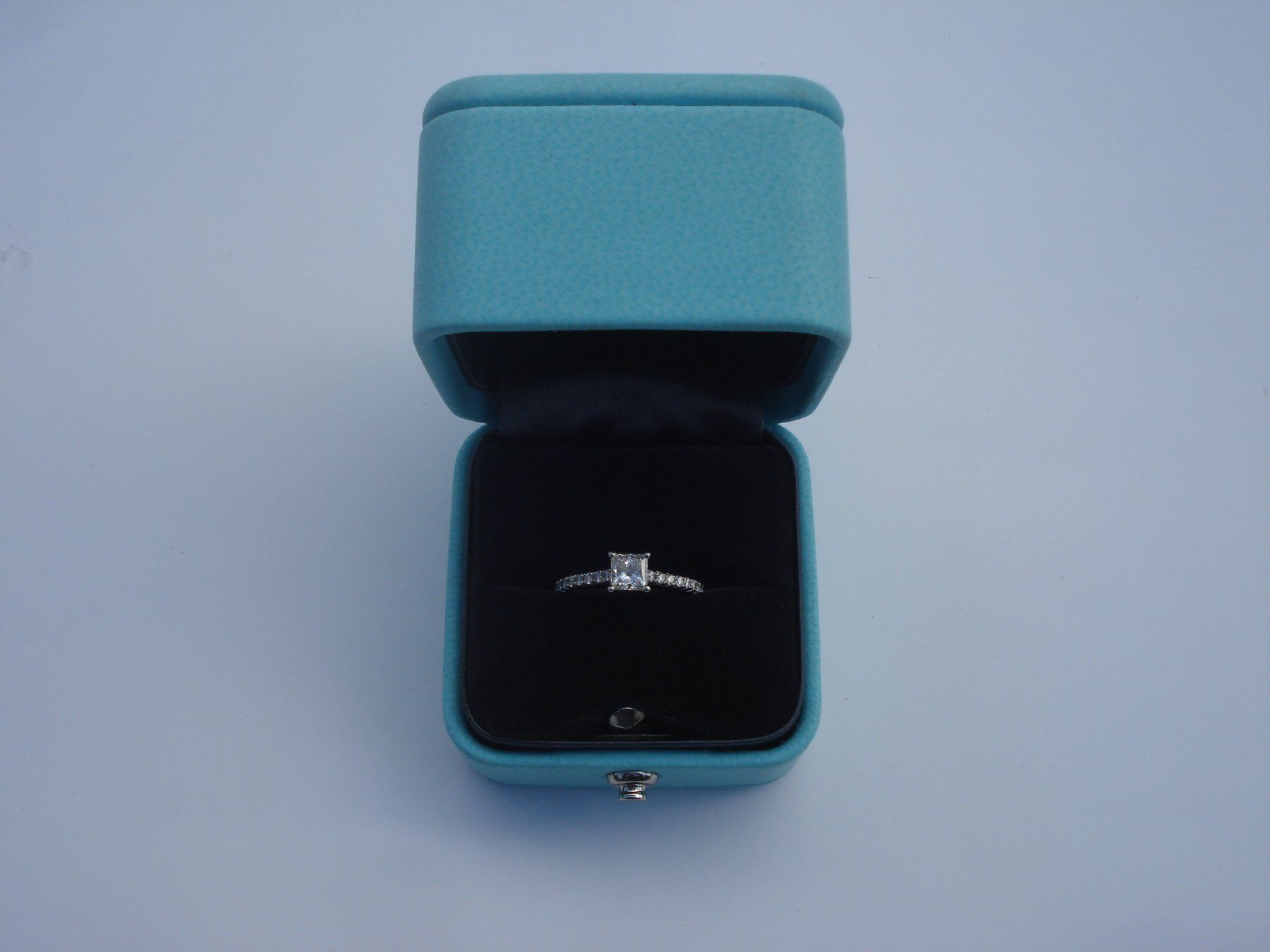 Tiffany & Co. Ringe: Tiffany & Co. Ring Princess Cut Pt 950 – Gebraucht aus Basel von art.basel 1