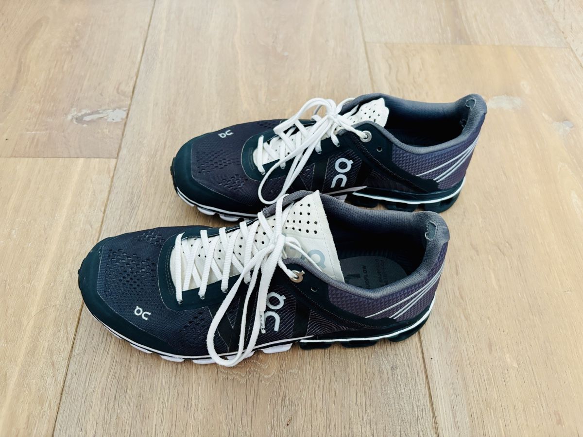 On Scarpe da donna: On Cloudflow Damen Gr. 38.5 – Usato da Ennetbürgen venduto da Evelyne_G