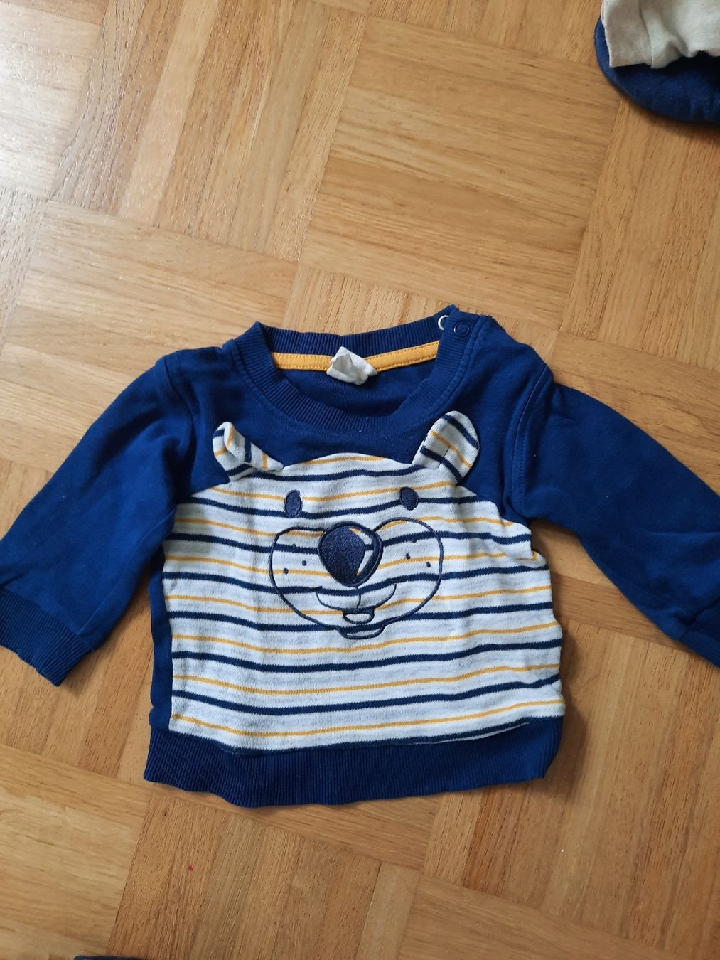 Pullover & Sweatshirts: Süsser Baby-Pulli, Grösse 68, Top Zustand! – Gebraucht aus Ettingen von Guggerin