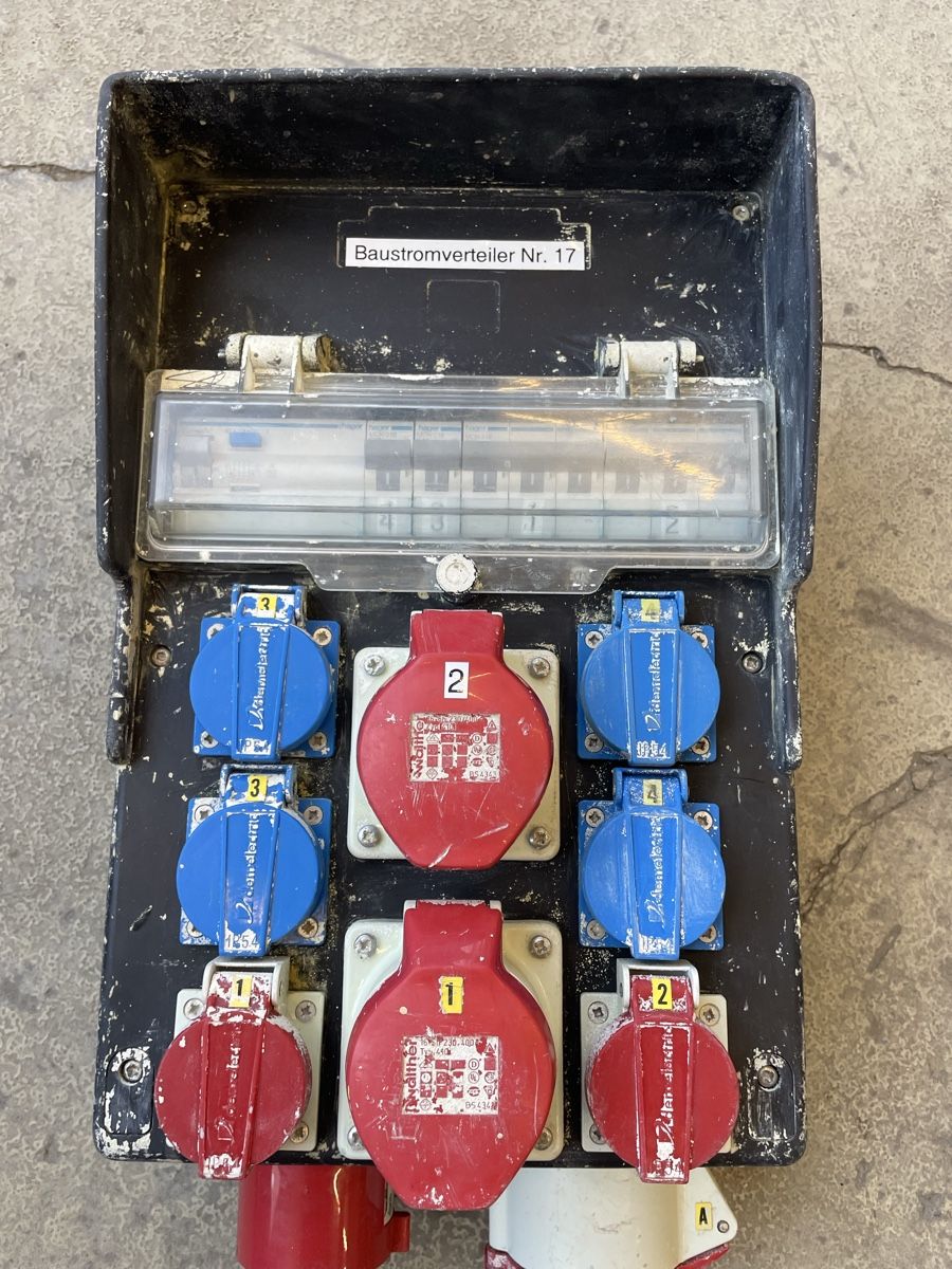 Electrotechnique: Baustromverteiler – D'occasion à Eschenbach SG par Roger-Fuss