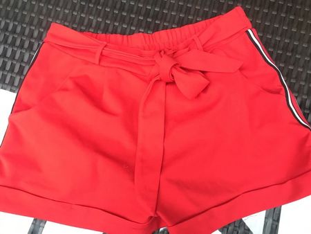 Damen Shorts City Life M rot