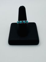 Wunderschöner Ring mit blauen Steinen - Grösse: 55