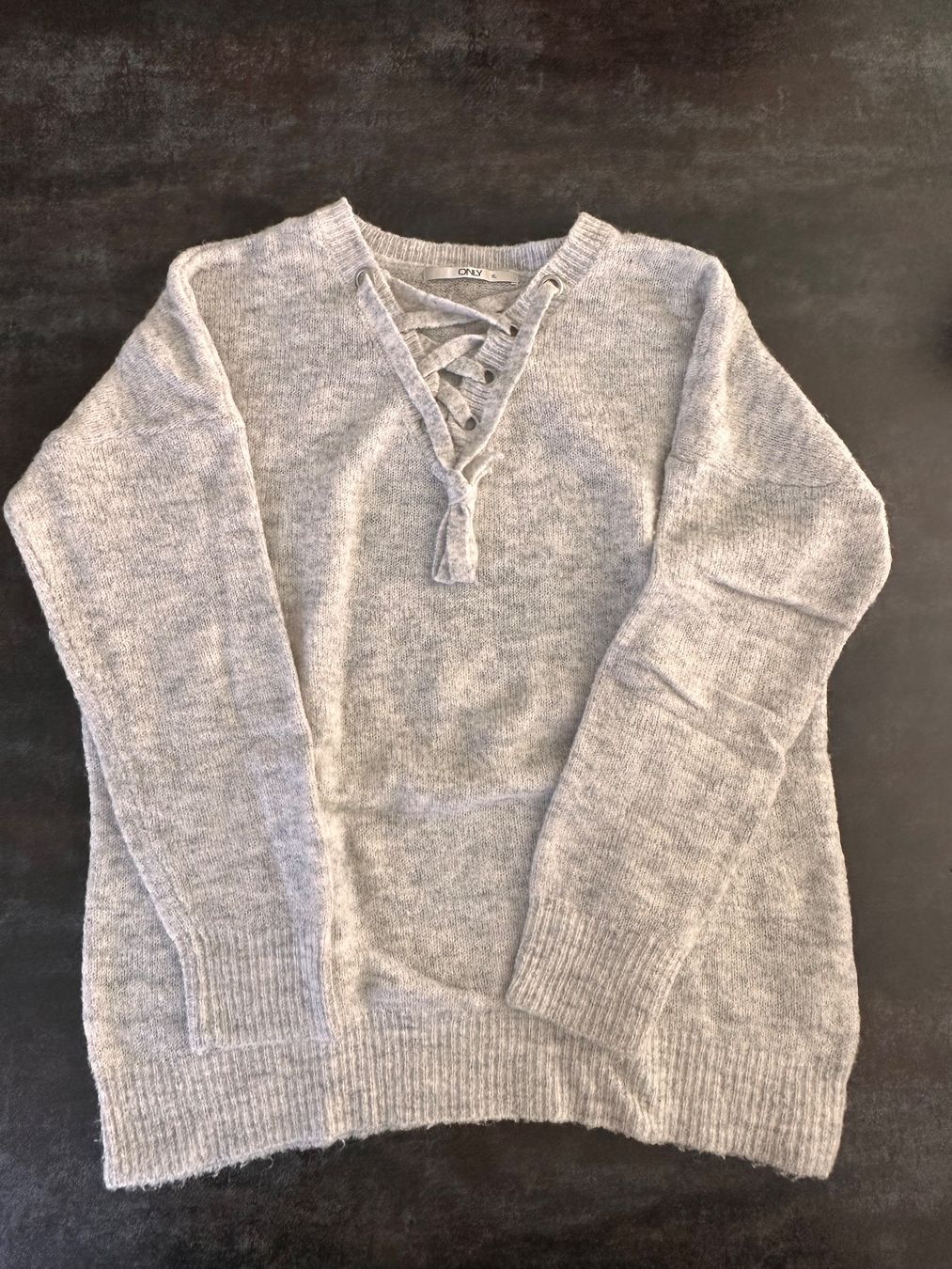 Only Pullover & Sweatshirts: Strickpullover hellgrau ONLY Gr. XL - Übergangszeit – Gebraucht aus Selzach von Sanbana91