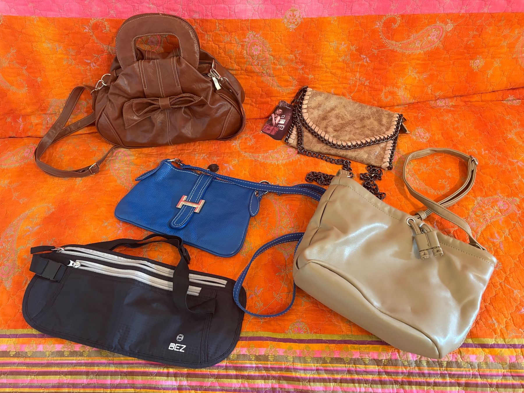 Taschen für Damen: Verschiedene Taschen Handtasche – Gebraucht aus Biel-Benken BL von AngiSchaefer