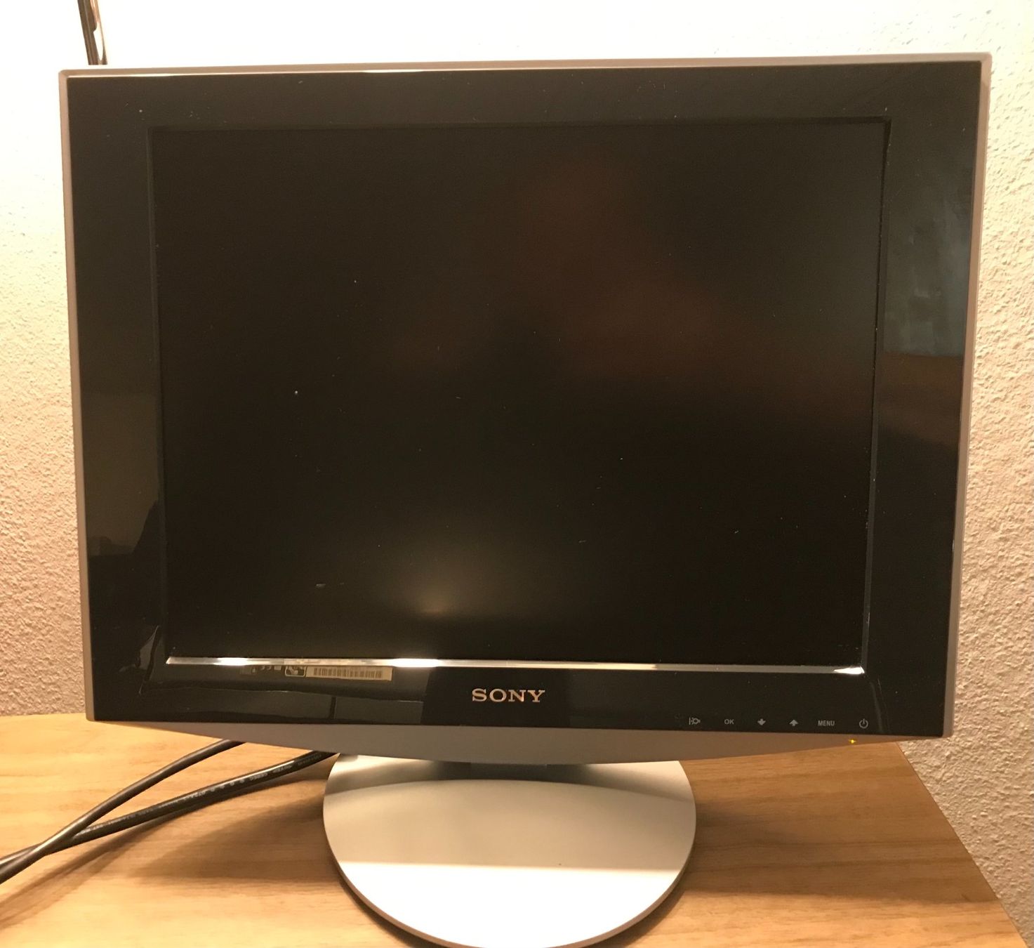 PCs: Sony - 14" Monitor – Gebraucht aus Wetzikon ZH von
