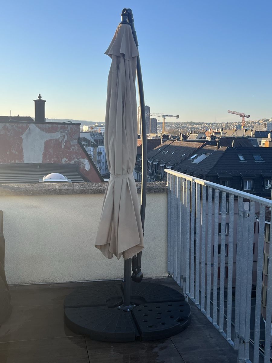 Gonser Ombrelloni: Cantilever parasol 350 cm with Base – Usato da Zürich venduto da cla_h9bf 3