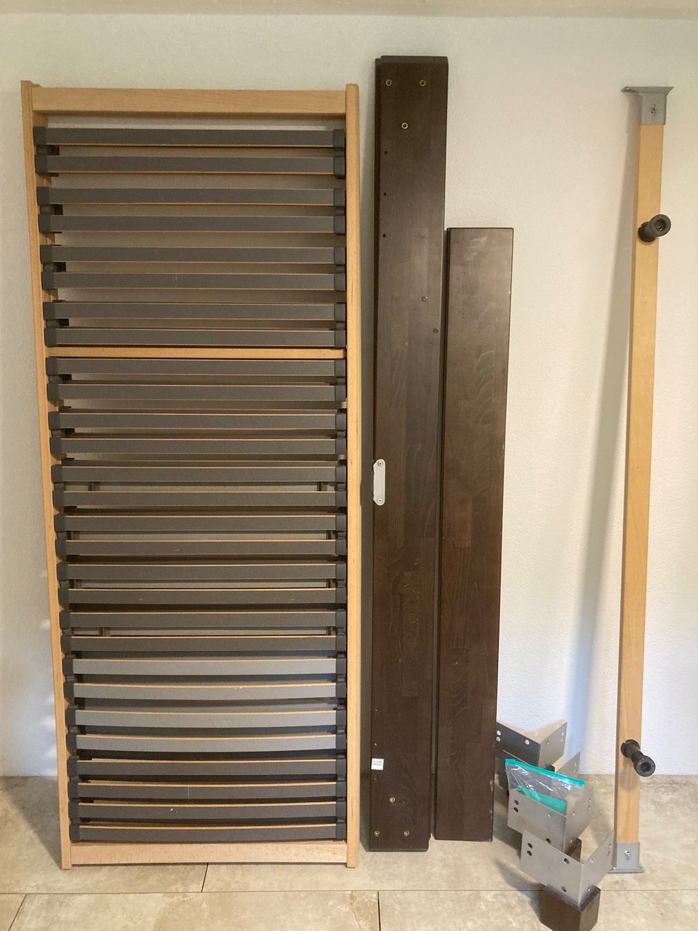 Hasena Betten: Hasena Bettgestell mit Lattenrost 160x200 cm – Gebraucht aus Dottikon von Omiros87 1