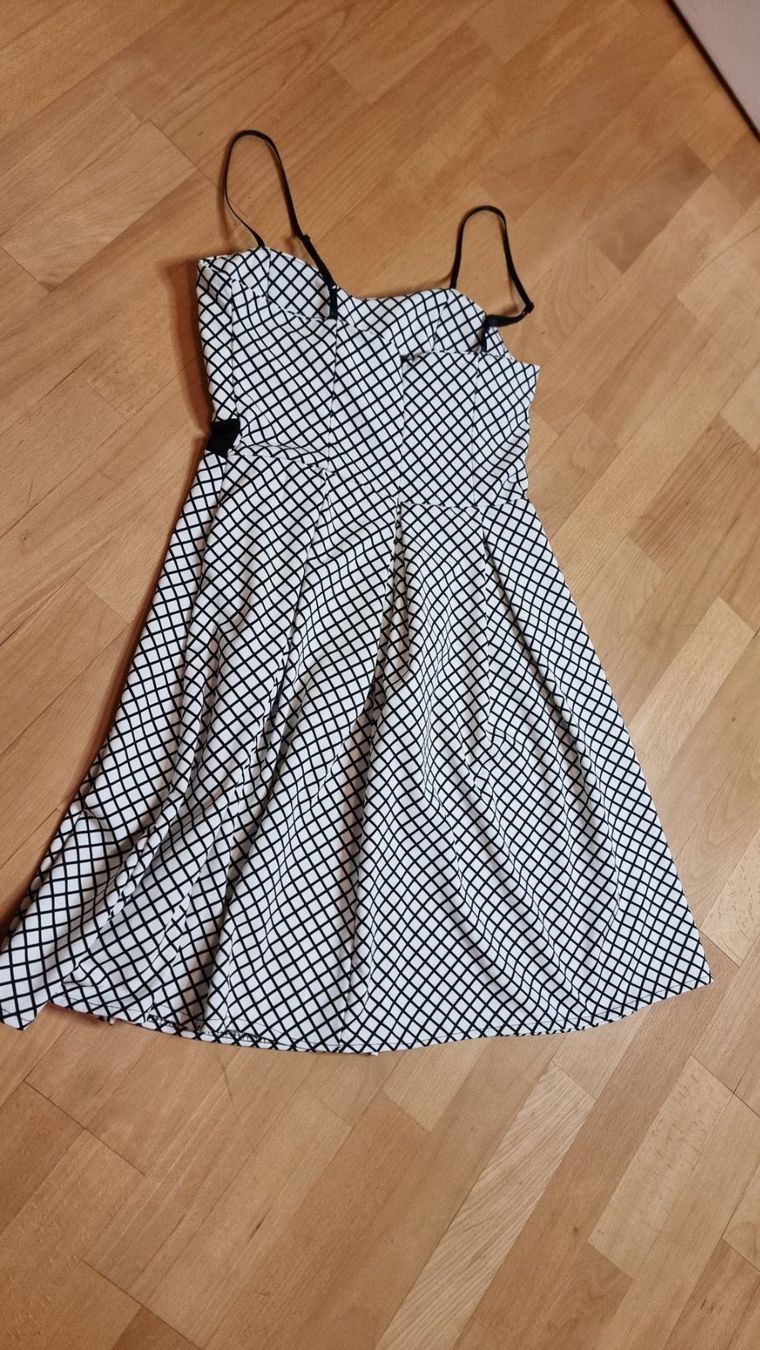 Vestiti: 🌺Kleid Größe 38/40🌺 – Usato da Wald ZH venduto da CapLux 9
