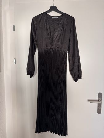 Lichi black pleated midi dress size S 
