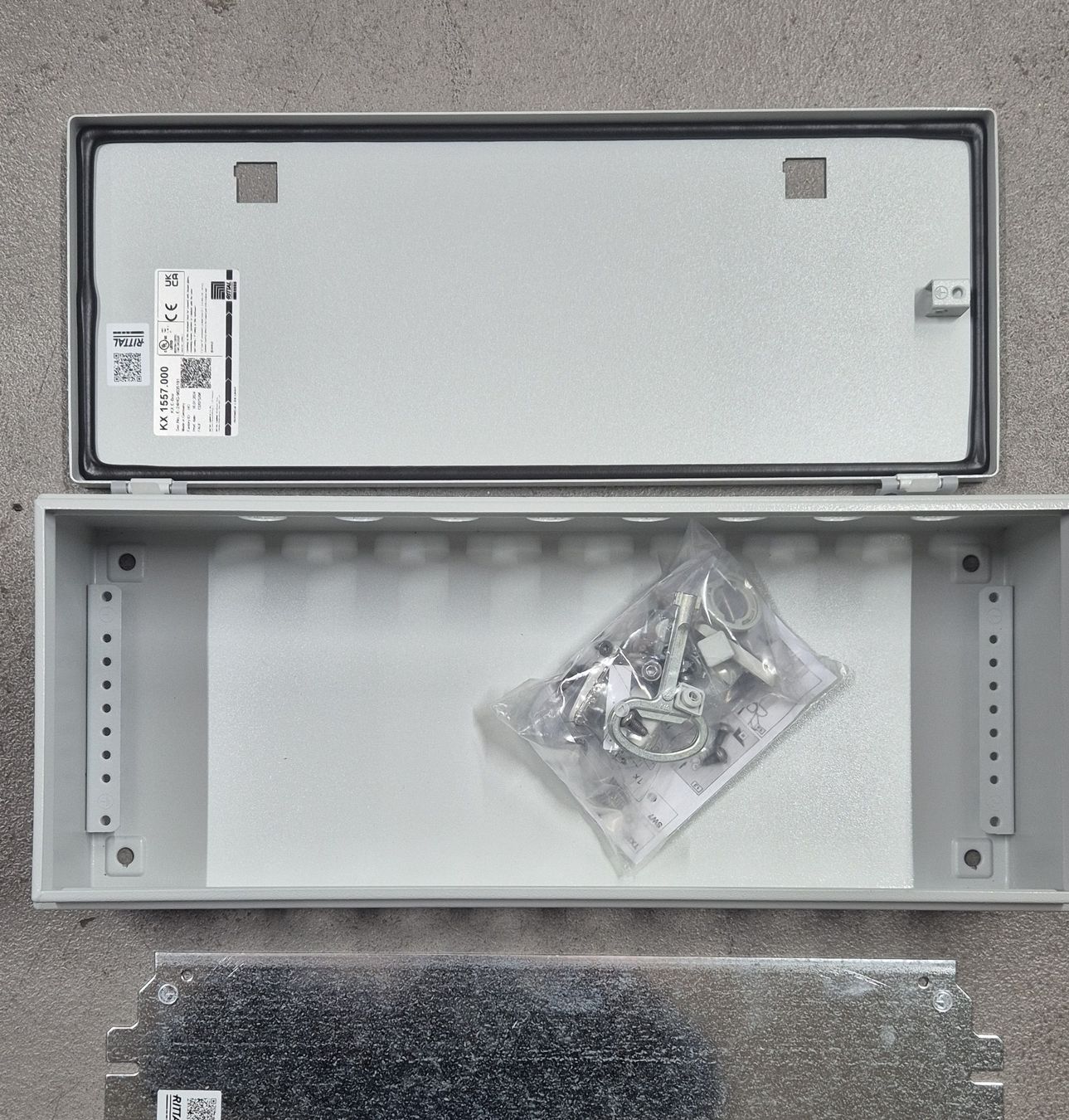 Alimentazione elettrica: Rittal E-Box KX1557.000 Robuster Elektro Verteilerkasten – Nuovo (secondo la descrizione) da Thalwil venduto da Moritz.A
