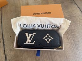 Louis Vuitton Etui Lunettes GM