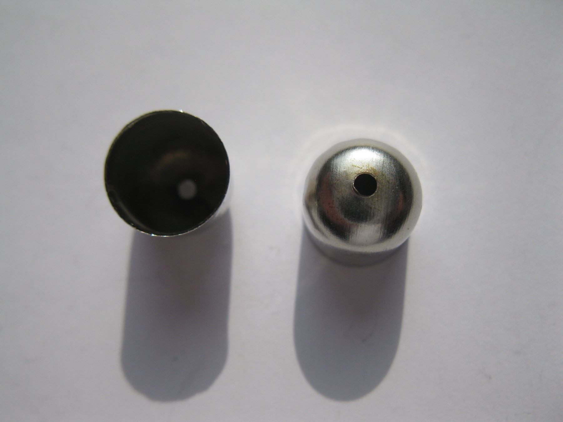 Perle (finte): 10 Endkappen, Endteil, Verschlussteil gross, 10mm – Nuovo e nell'imballaggio originale da St. Margarethen TG venduto da LuanaKa