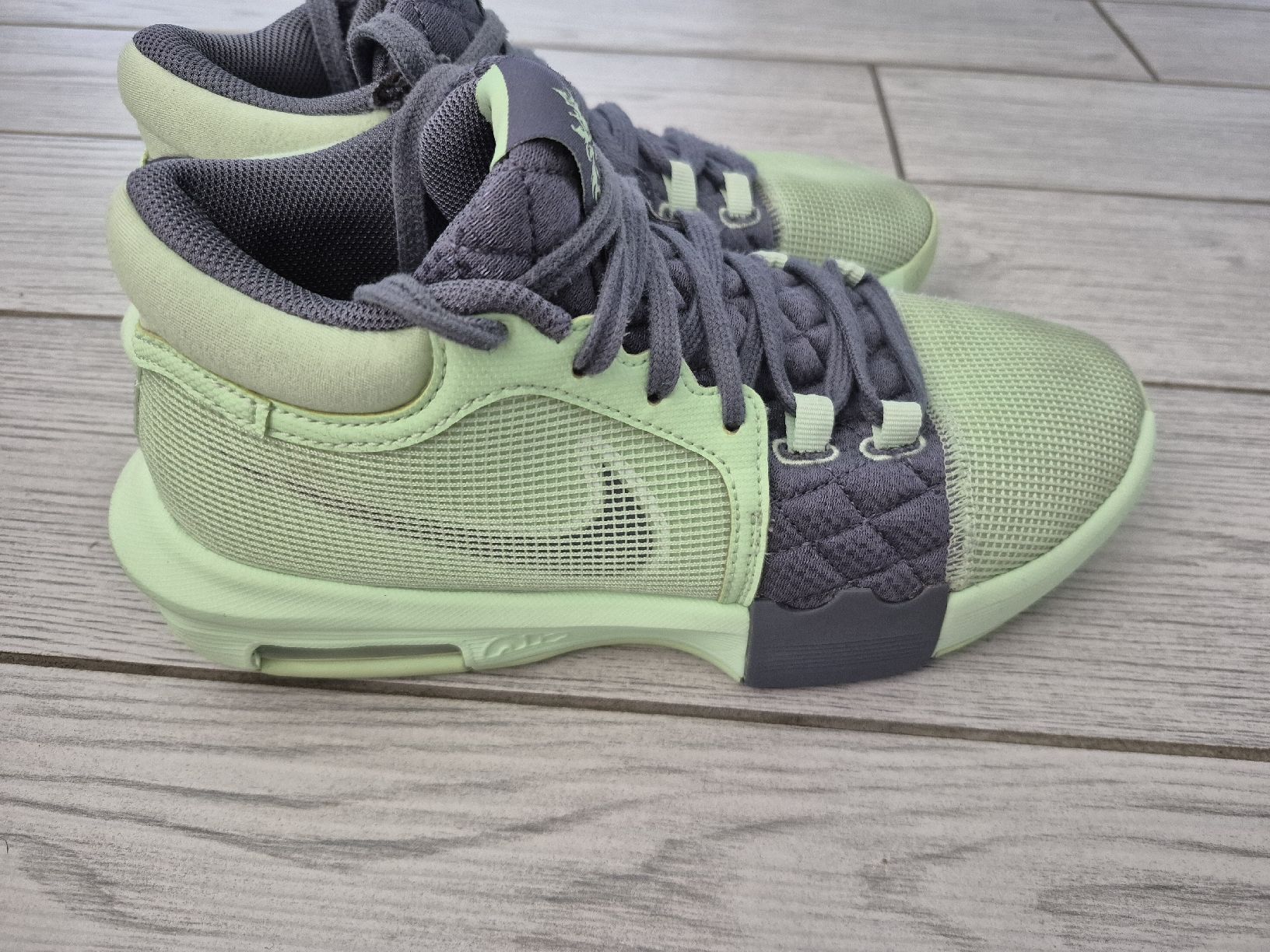 Scarpe da uomo: baskets nike basketball 39 – Usato da St-Pierre-Clages venduto da _RV