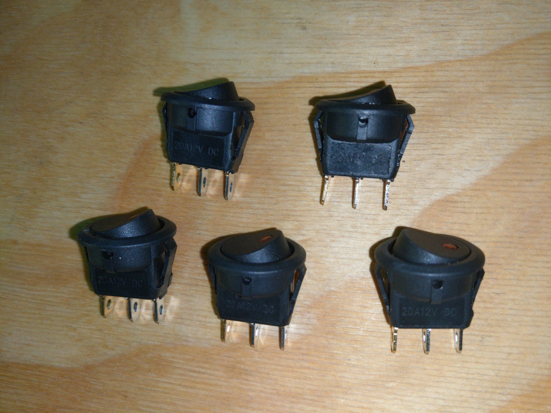 Interruttori: Wippschalter LED rot 20A 12V 20mm 5St – Nuovo e nell'imballaggio originale da Neunkirch venduto da MaElekt 1