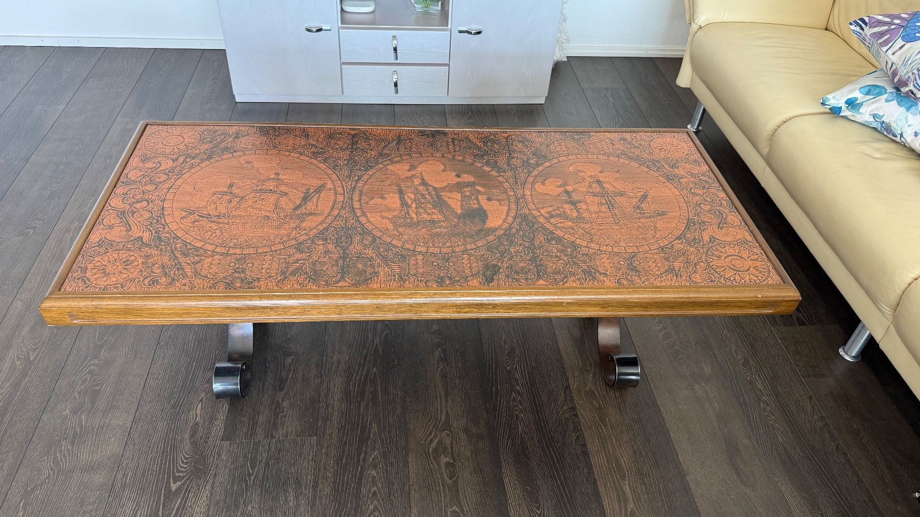 Tables: Couchtisch mit Bronzemuster – D'occasion à Wilen b. Wollerau par gpanzera