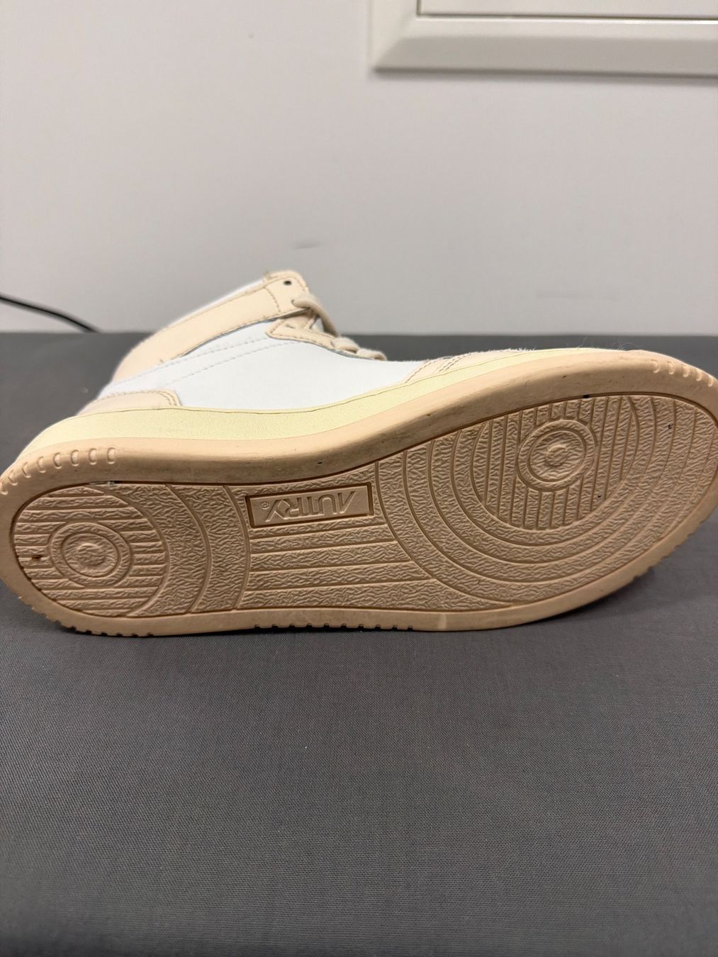 Autry Chaussures femmes: Sneaker AUTRY Medalist High Leder – D'occasion à Tägerwilen par TinaLupu 3