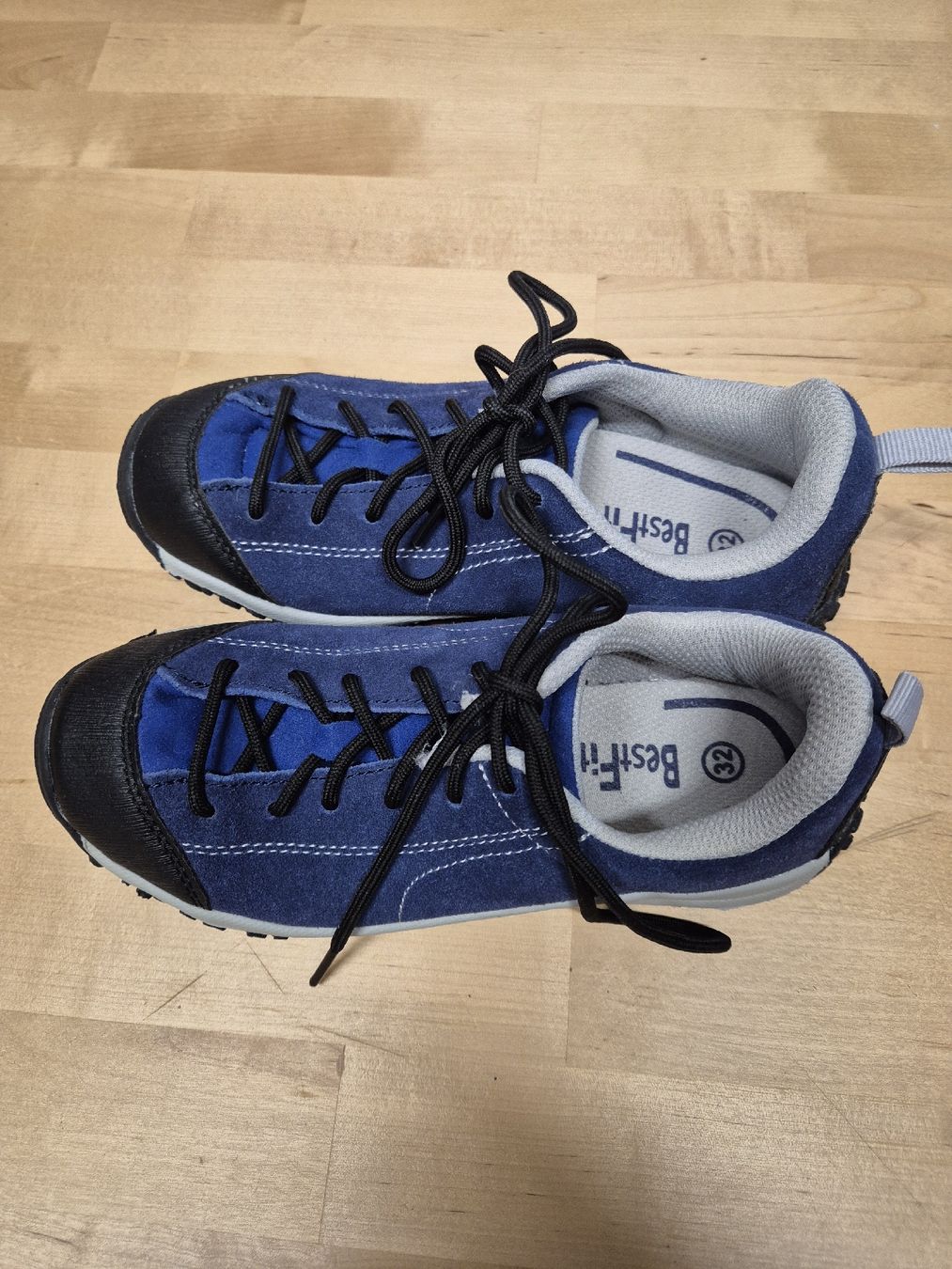Scarpe da uomo: leichte Wanderschuhe/Trekkingschuhe Neu Gr. 32 – Nuovo (secondo la descrizione) da Wil SG venduto da Rena-Mija 1