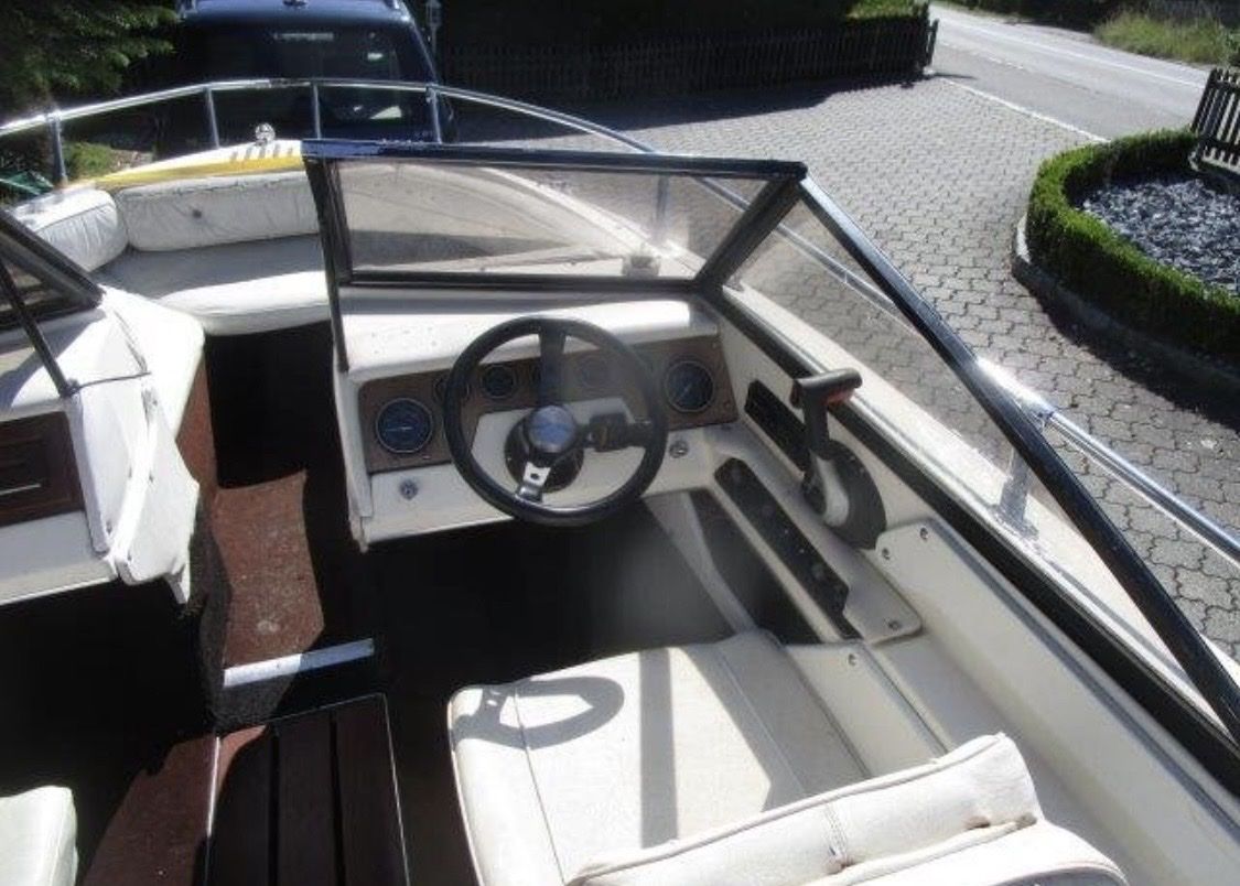 Chaparral Boote: Motorboot mit Bodenseezulassung – Defekt aus Weinfelden von adi0310 5