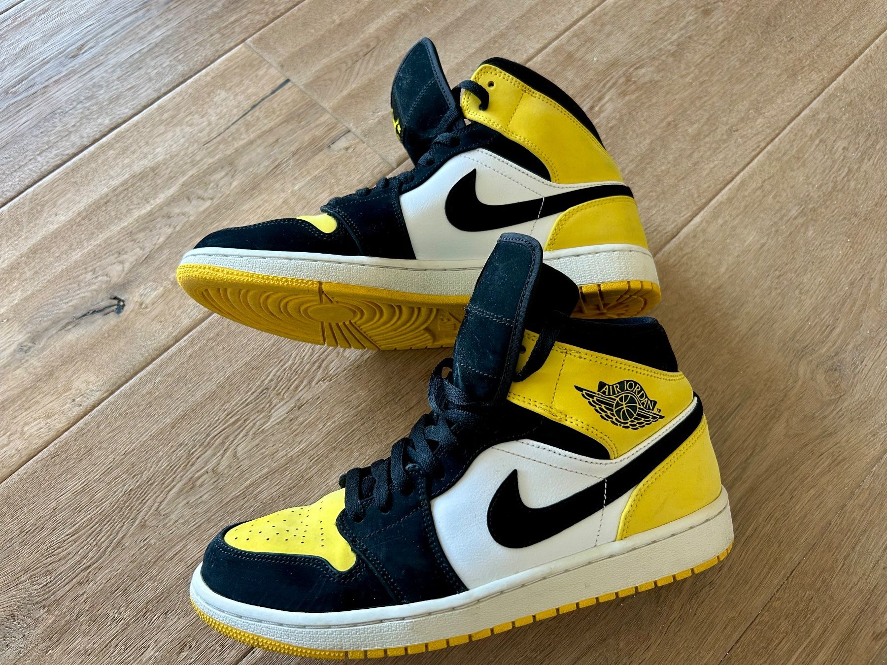 Jordan Chaussures hommes: Jordan 1 Mid Yellow Toe Black – D'occasion à Thayngen par Neuhof80
