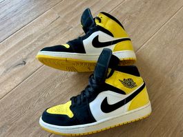 Jordan 1 Mid Yellow Toe Black